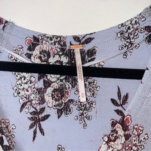 Free People Speak Easy Sky Blue Floral Long Bell Sleeves Tunic Blouse Top Medium - Picture 9 of 9